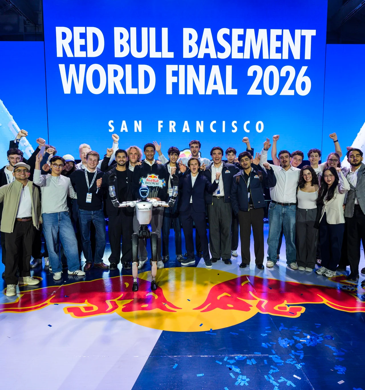Deltagarna på scenen vid Red Bull Basement World Final 2026 i San Francisco.
